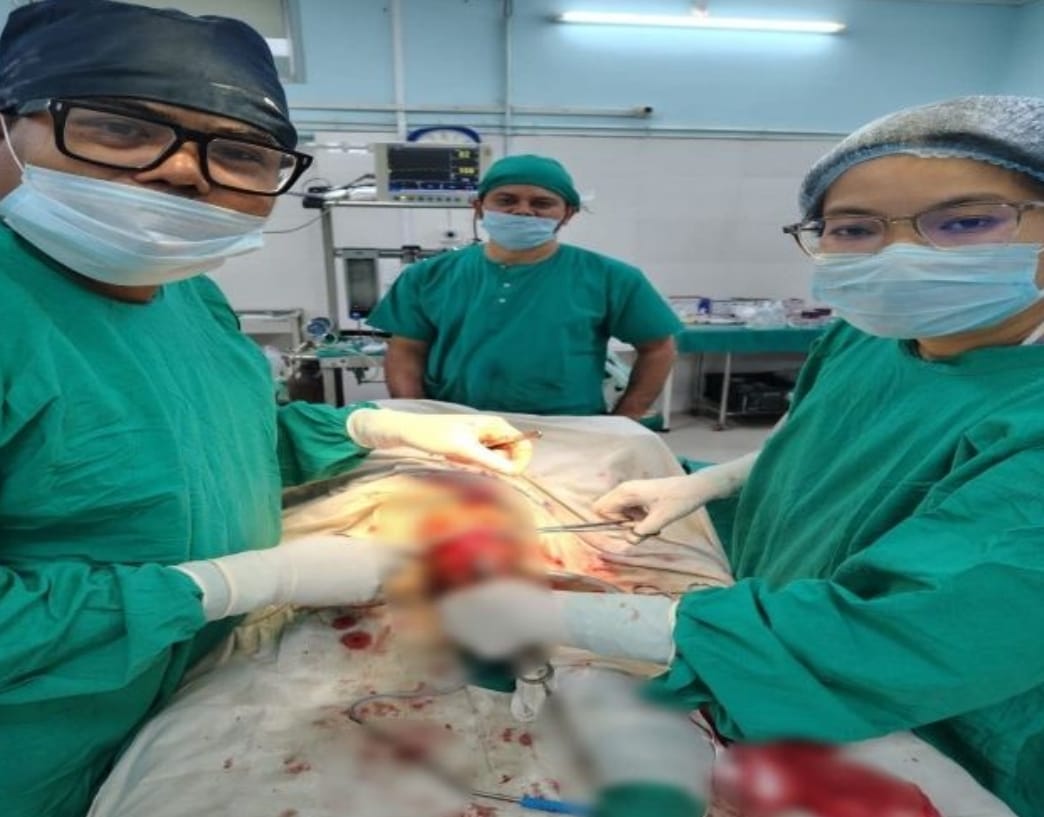 ঊনকোটি জেলা হাসপাতালে জটিল অস্ত্রোপচার সফলভাবে সম্পন্ন