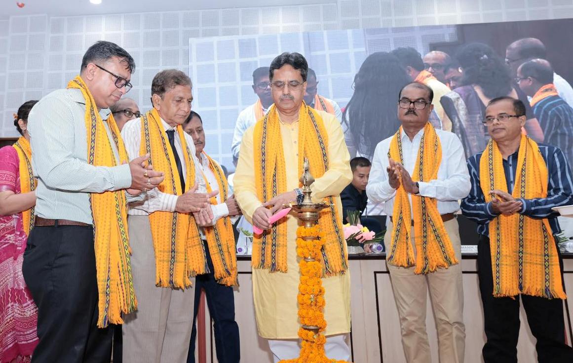 চিকিৎসকদের আরও আত্মবিশ্বাসী হওয়ার আহ্বান মুখ্যমন্ত্রীর 