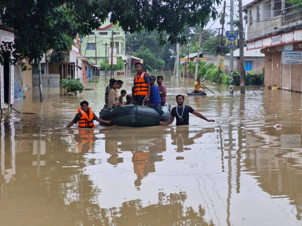 রাজ্যের বিভিন্ন স্থানে ৬০টি ত্রাণ শিবিরে ১০,৬০০ জন আশ্রয়