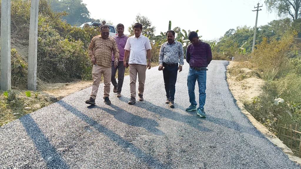 গ্রামীণ সড়ক উন্নয়নে নতুন উদ্যোগ শান্তির বাজার পূর্ত দপ্তরের