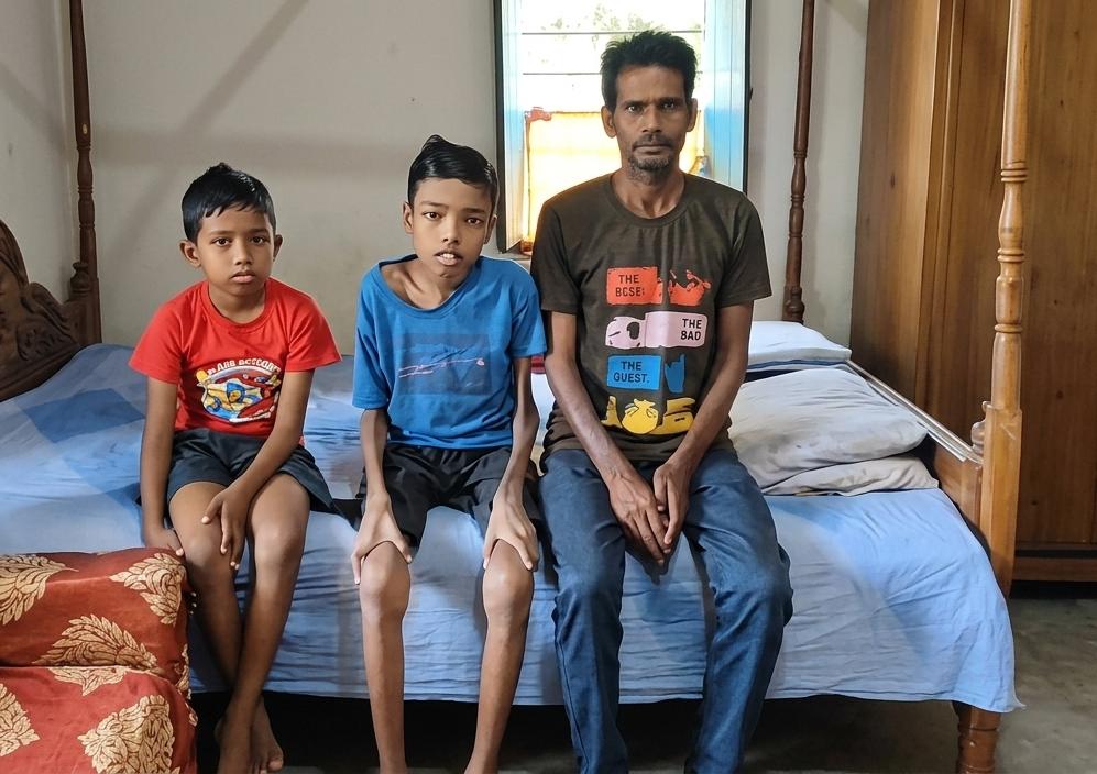 থ্যালাসেমিয়ায় আক্রান্ত দুই পুত্র,  সাহায্যের আর্জি পিতার
