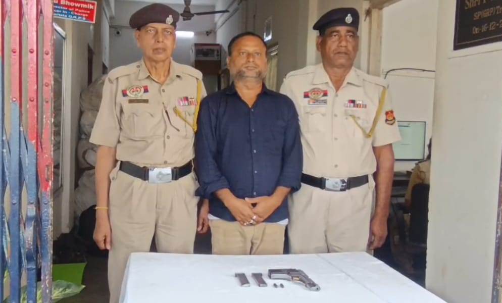 রেলস্টেশনে পিস্তলসহ আটক এক 