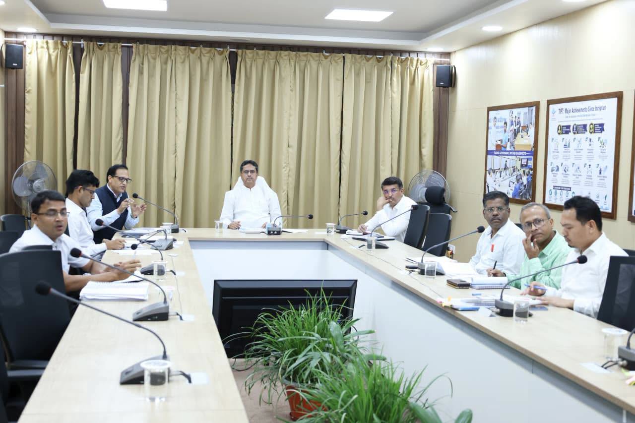 রাজস্ব দপ্তরের পর্যালোচনা বৈঠকে মুখ্যমন্ত্রী