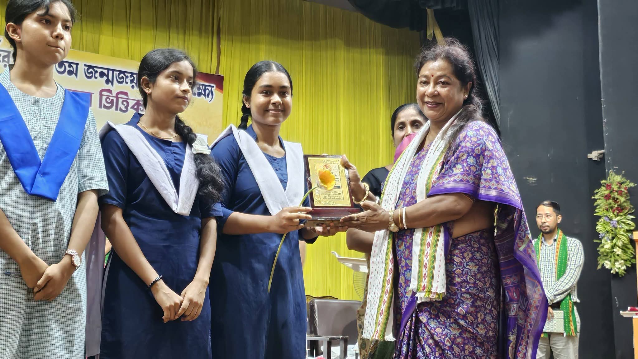 তেলিয়ামুড়ায় কৃতি সংবর্ধনা