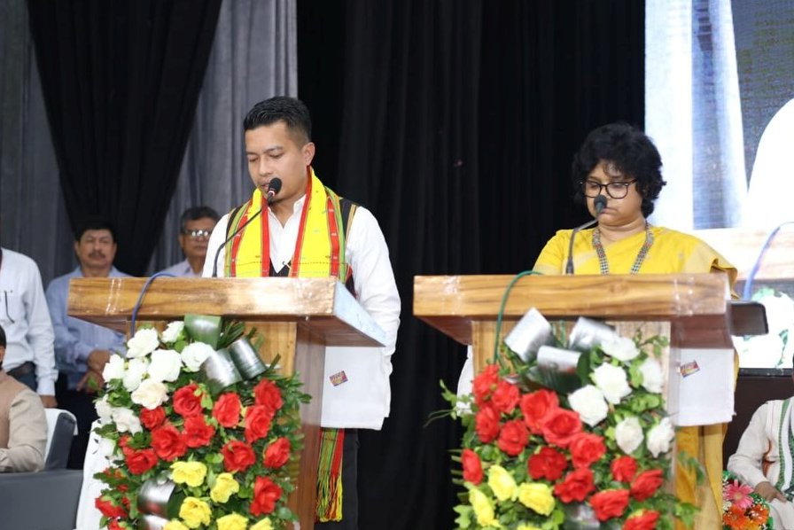 এডিসি'র মুখ্য কার্যনির্বাহী সদস্য হিসেবে শপথ রুনেইল দেববর্মার