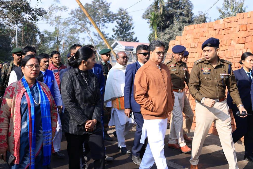 চুরাইবাড়ি চেকপোস্ট, থানা, স্টোন ক্রেশার ইউনিট পরিদর্শনে মুখ্যমন্ত্রী