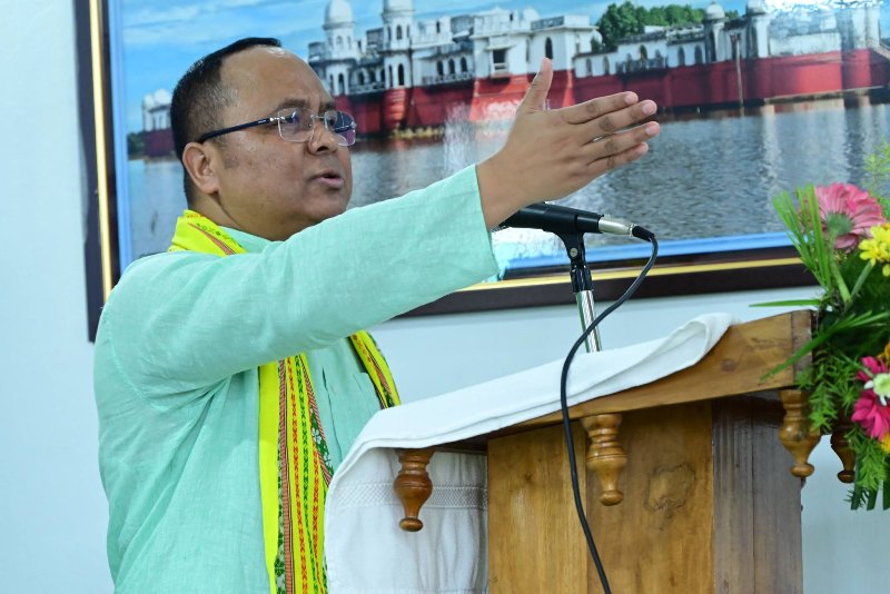 আদিবাসী জনগোষ্ঠী এবং বনজ সম্পদের মধ্যে এক সুসম্পর্ক রয়েছে : বন মন্ত্রী