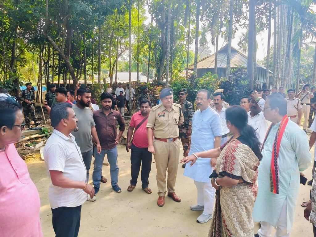 মহারানীর ক্ষতিগ্রস্ত এলাকা পরিদর্শনে প্রদেশ সভাপতি 