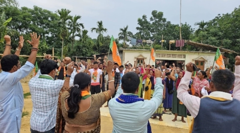 বিধায়িকার হাত ধরে ৮২ জন ভোটার সামিল বিজেপিতে 