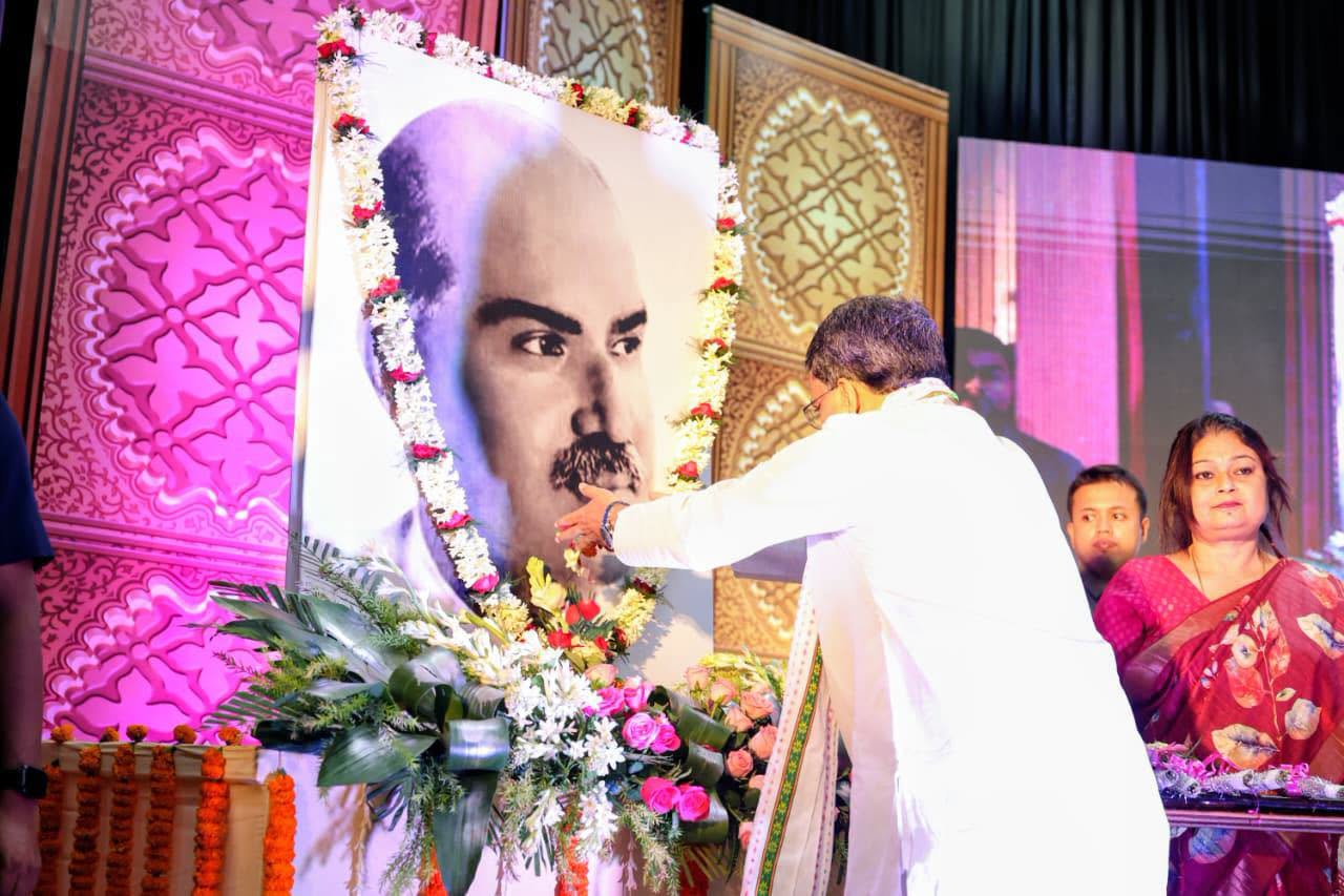 ড. মুখার্জী ছিলেন একজন মহান দেশপ্রেমিক এবং দূরদর্শী রাষ্ট্রনায়ক : মুখ্যমন্ত্রী