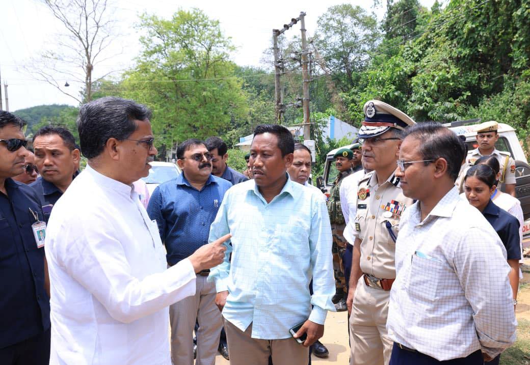 সন্ত্রাস কবলিত এলাকা পরিদর্শন মুখ্যমন্ত্রীর 