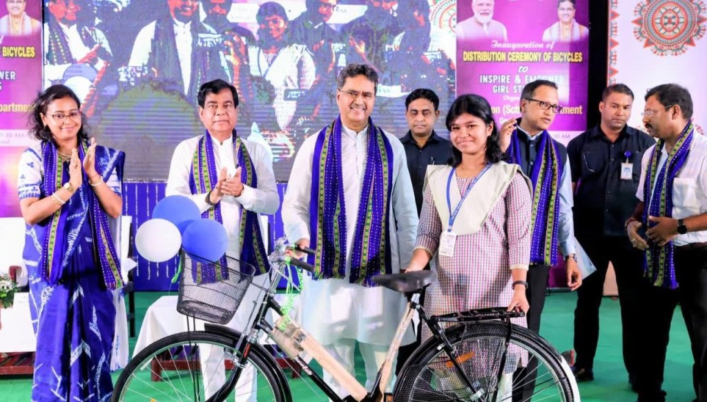 ছাত্রীদের বাইসাইকেল বিতরণ অনুষ্ঠানে মুখ্যমন্ত্রী