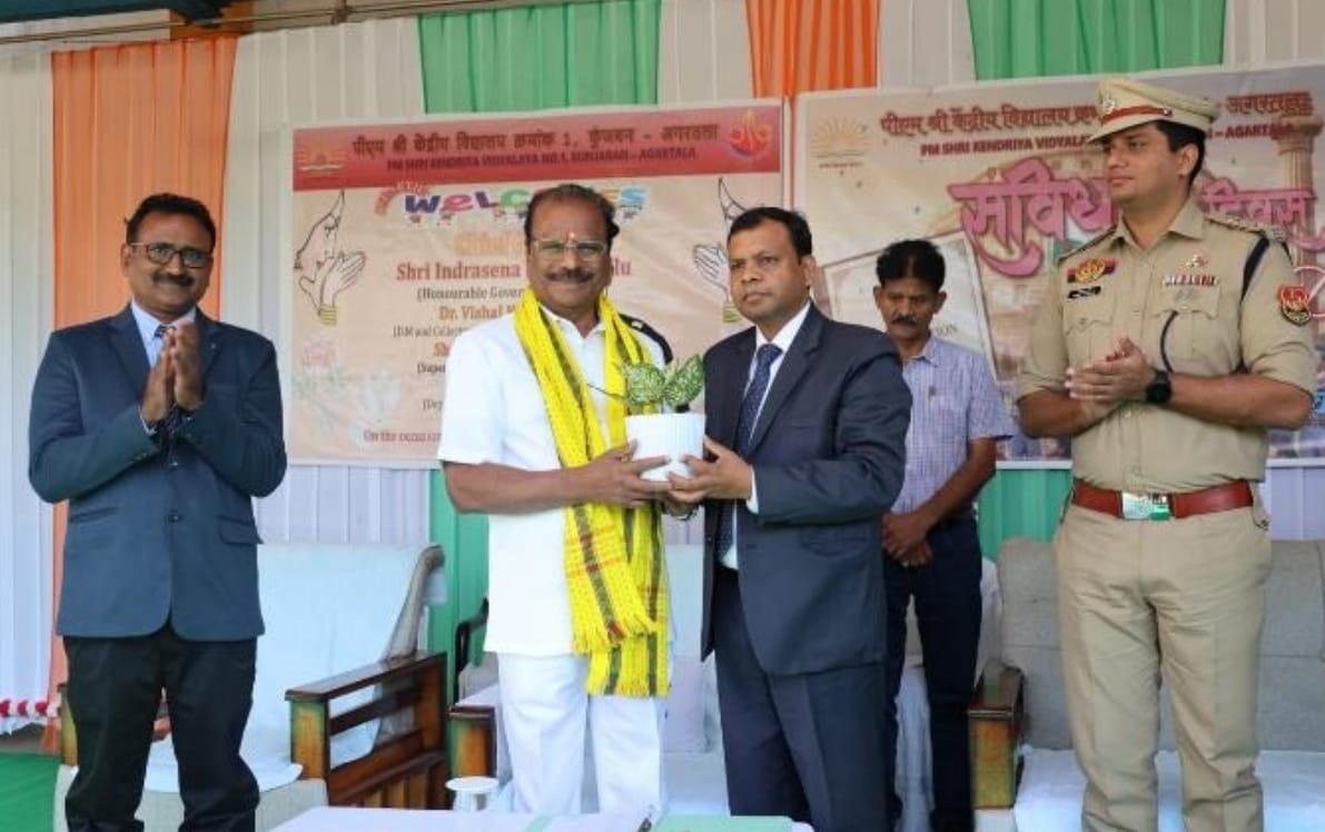 সংবিধান দেশের মানুষকে একসূত্রে বেঁধে রেখেছে : রাজ্যপাল