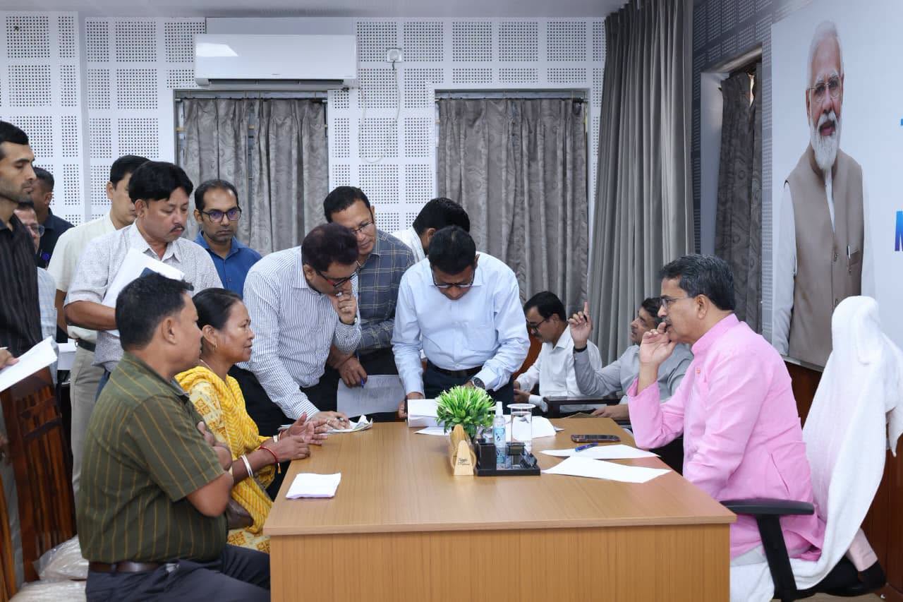 মুখ্যমন্ত্রীর সঙ্গে কথা বলে বিভিন্ন জটিল রোগের চিকিৎসার আশ্বাস পেয়ে ফিরে গেলেন সাহায্য প্রত্যাশীরা
