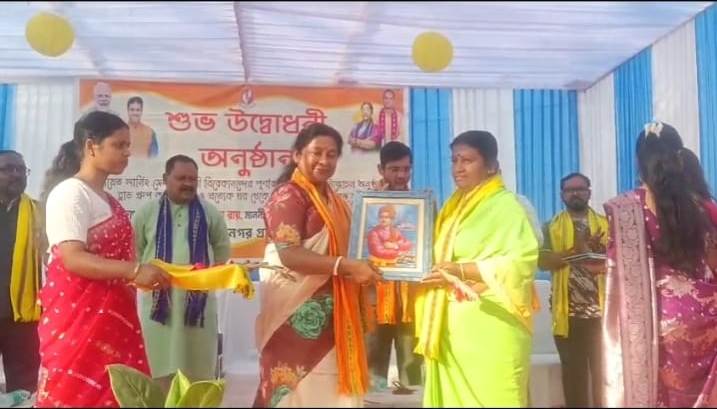 স্বামী বিবেকানন্দর মূর্তির আনুষ্ঠানিক উন্মোচন 