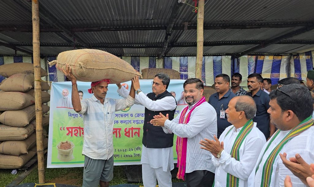 ন্যূনতম সহায়কমূল্যে ধান ক্রয় অনুষ্ঠানের সূচনা করে মুখ্যমন্ত্রী