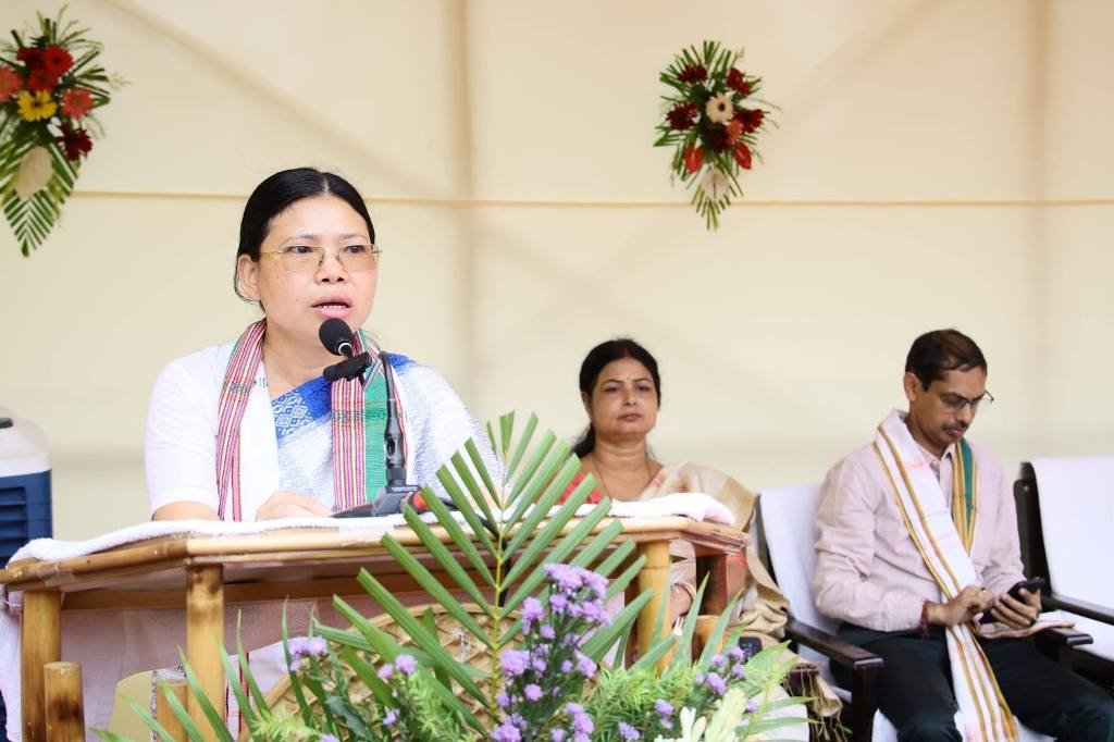 বর্তমান প্রজন্মকে রবীন্দ্রনাথের চিন্তা-চেতনায় উদ্বুদ্ধ হতে হবে: শিল্পমন্ত্রী