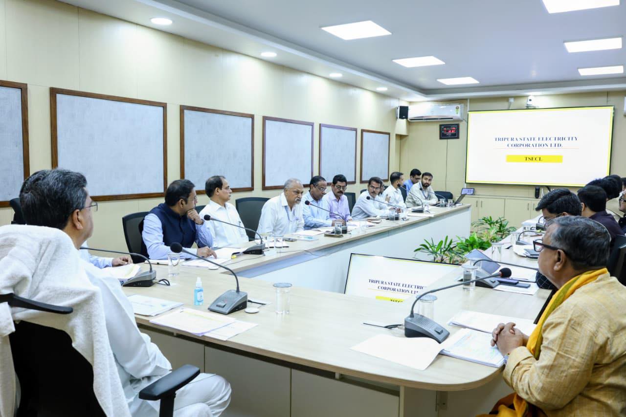 সৌরবিদ্যুৎ উৎপাদন ও ব্যবহারের জন্য জনগণকে আরও বেশি করে উৎসাহিত করতে হবে : মুখ্যমন্ত্রী
