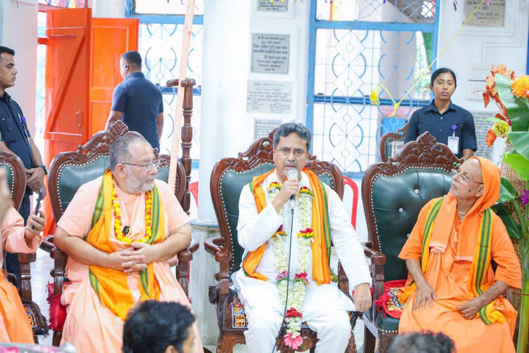 পরোপকারের কাজে নিজেকে নিয়োজিত করতে  পারলে মানবতার দৃষ্টান্ত স্থাপন করা যায়: মুখ্যমন্ত্রী