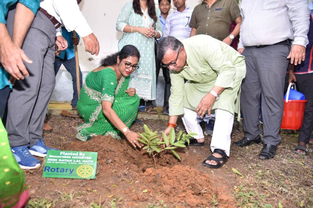 বৃক্ষরোপন কর্মসূচিতে অংশ নিতে সবার প্রতি আহ্বান জানালেন কৃষিমন্ত্রী